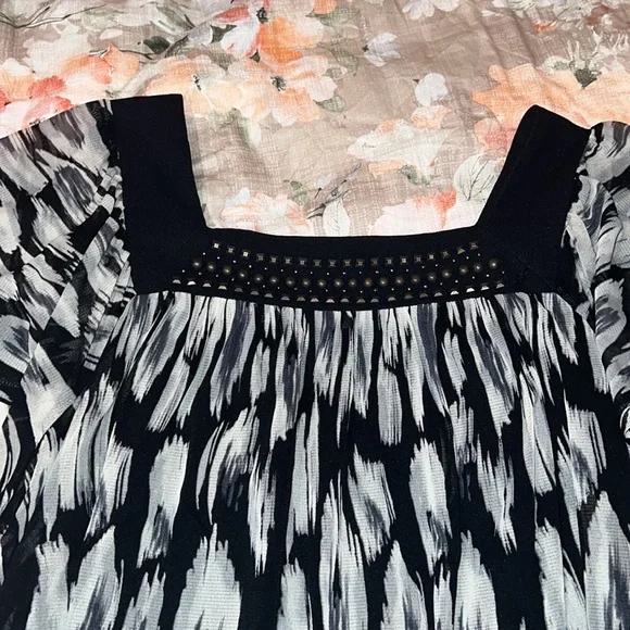 Black and white printed blouse - Picture 2 of 4